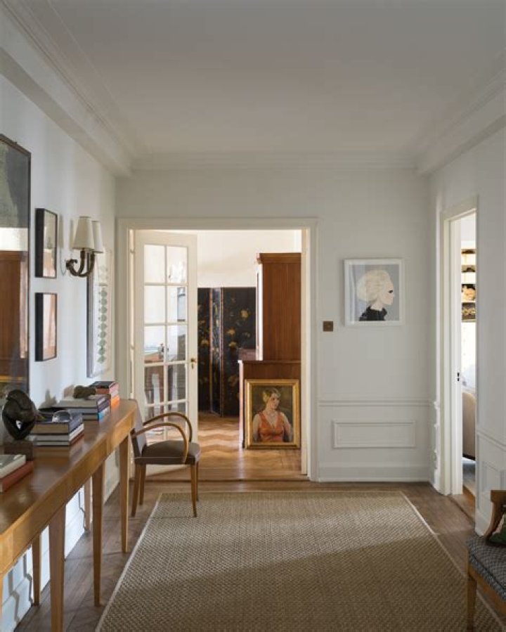 Are grey walls still in?