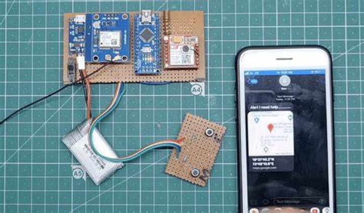 Can I connect my GPS to the AIS?