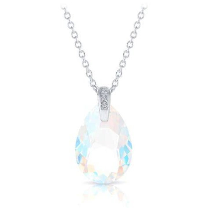 Can Swarovski crystals get wet?