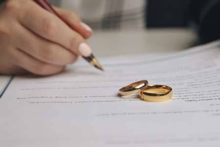 Can you get divorced without sorting out finances?