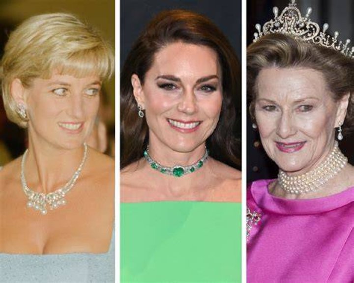 How much jewelry does the queen own?