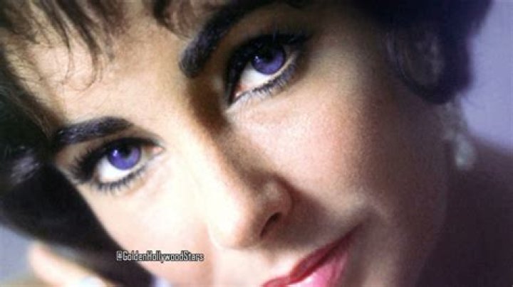 What colour was Elizabeth Taylor's eyes?