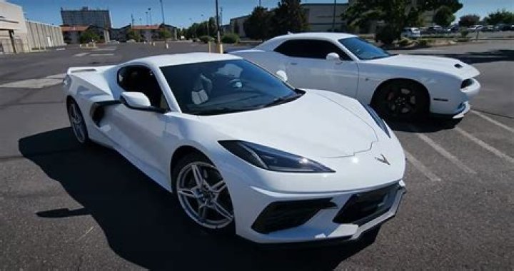 Which is faster Corvette or Hellcat?