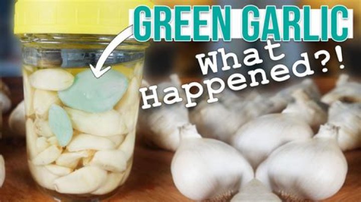 Why did my garlic turn green when cooking?